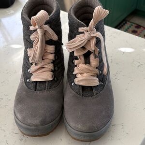 Keds, women's lace up grey suede high top winter ankle booties size 7.5